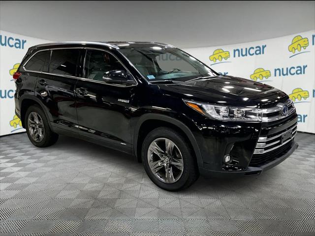 2019 Toyota Highlander Limited Platinum's photo
