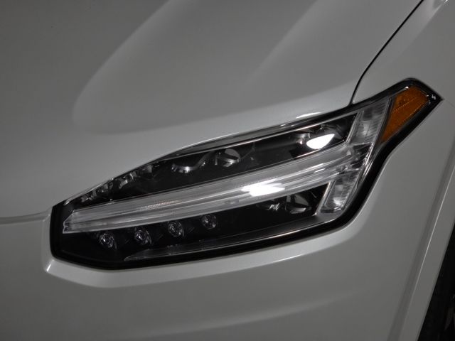 2020 Volvo XC90 T6 Momentum photo 13