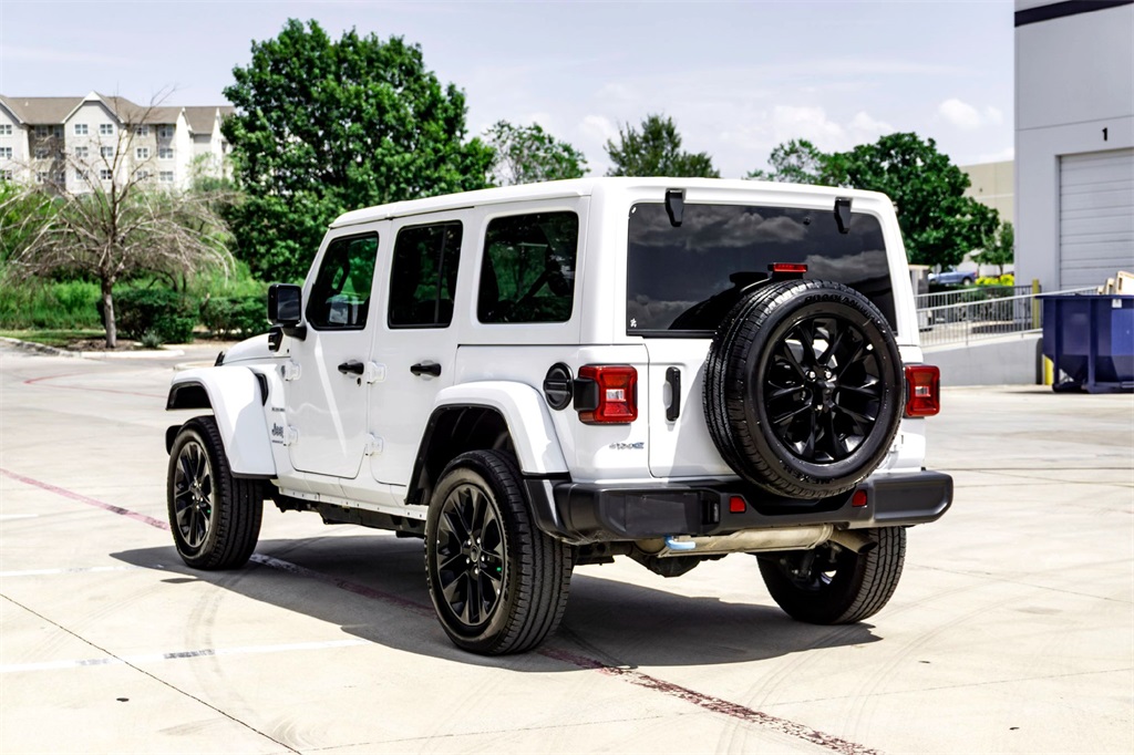 2024 Jeep Wrangler Sahara 4xe photo 7