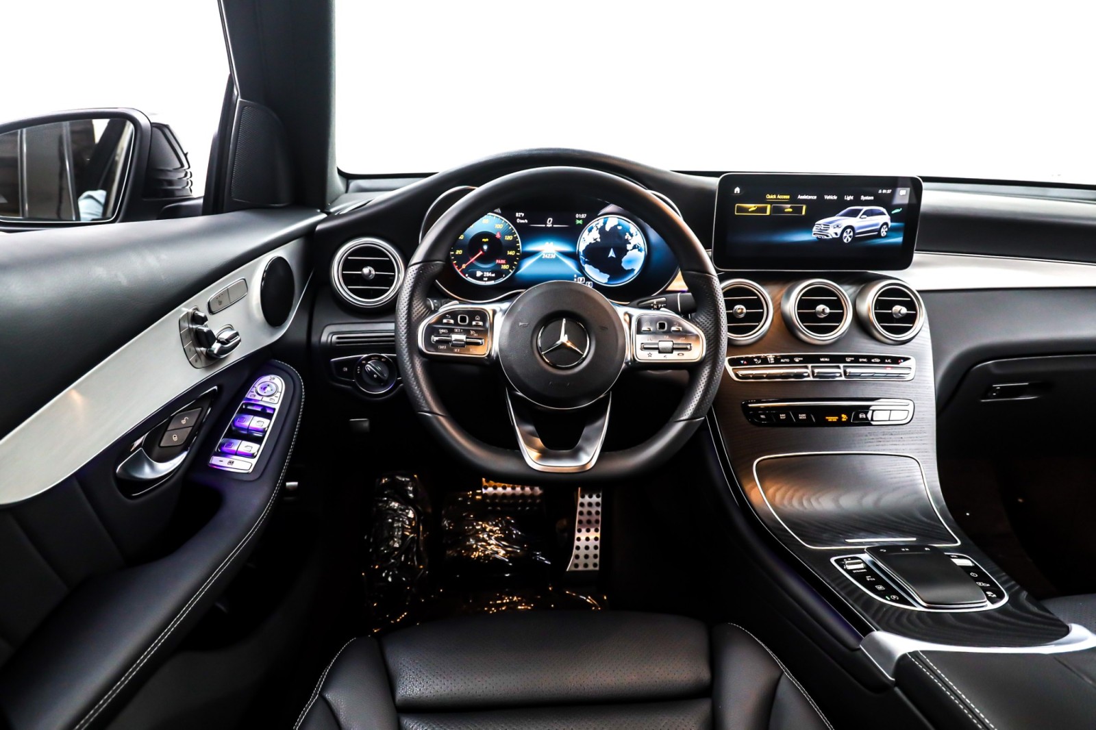 2022 Mercedes Benz GLC 300 photo 4