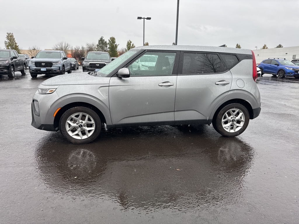 2022 Kia Soul LX photo 4