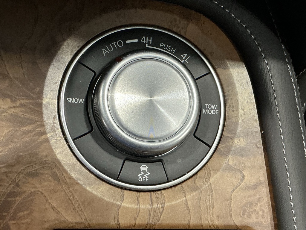 2024 Nissan Armada SL photo 4