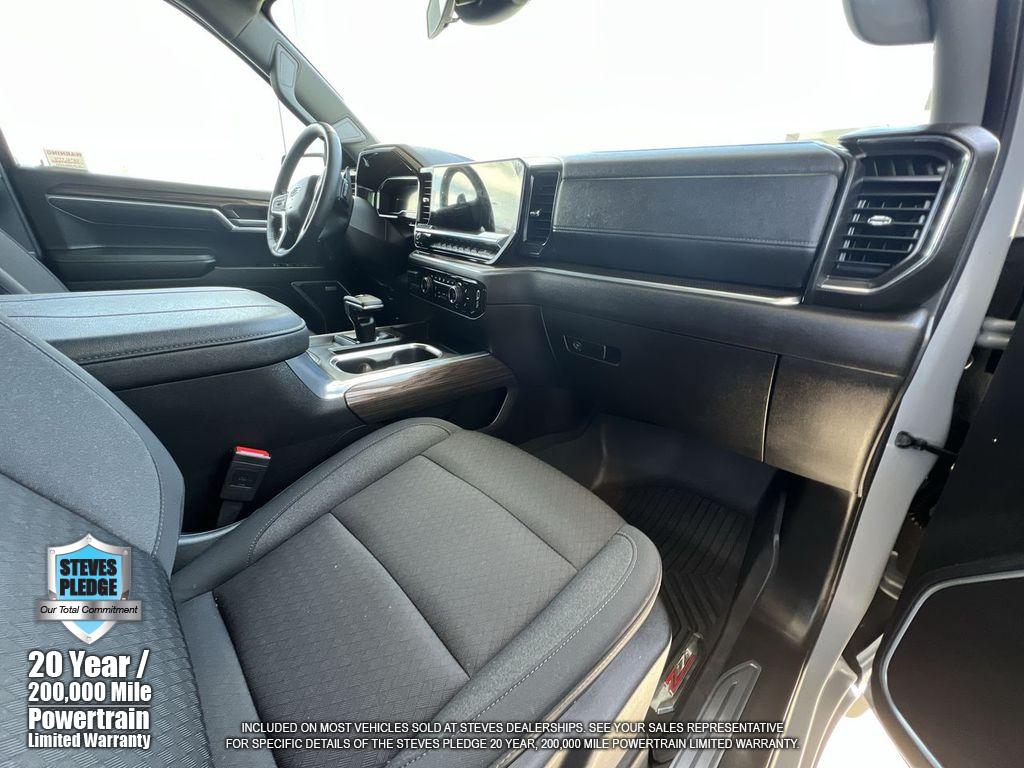 2025 Chevrolet Silverado 1500 RST photo 32