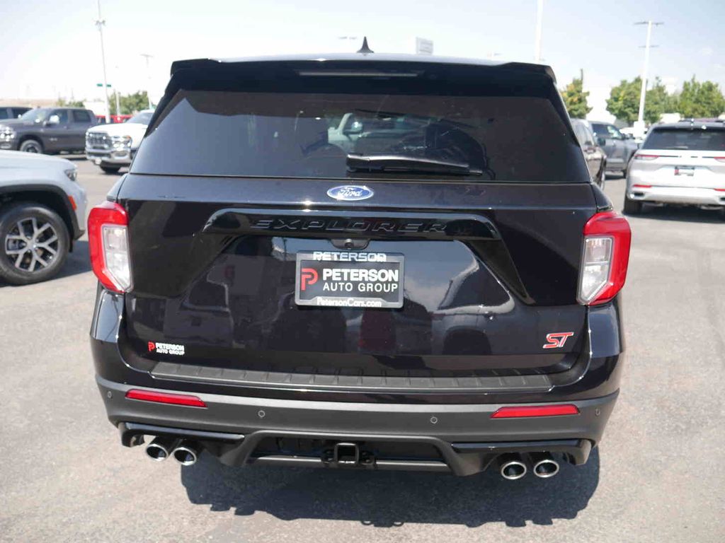 2022 Ford Explorer ST photo 18