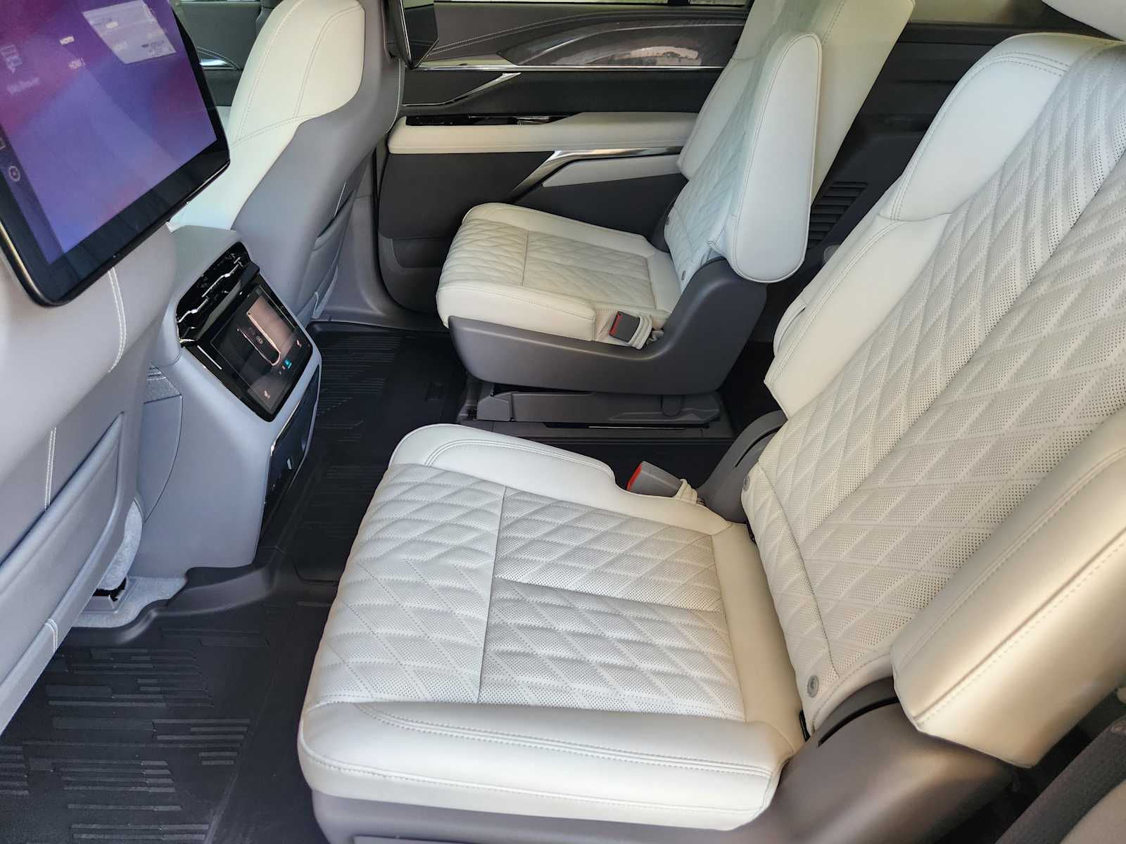 2026 Cadillac Escalade IQ Sport photo 18