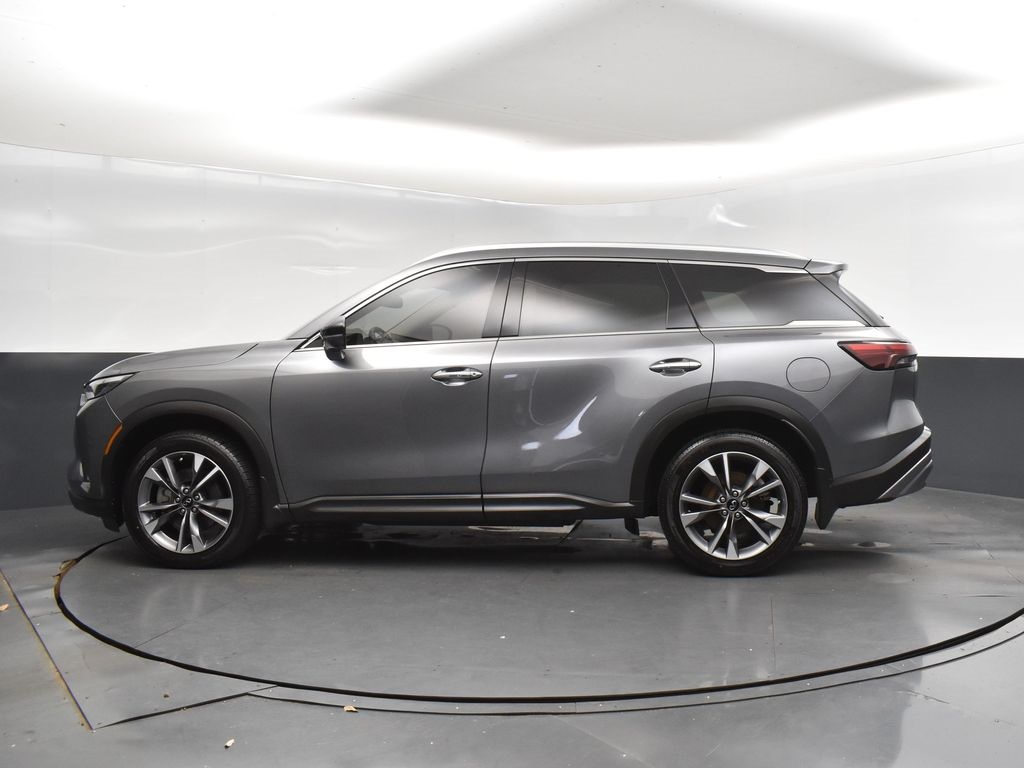 2022 Infiniti QX60 Luxe photo 2