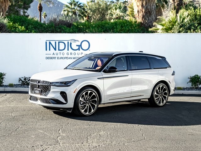 2025 Lincoln Nautilus Black Label's photo