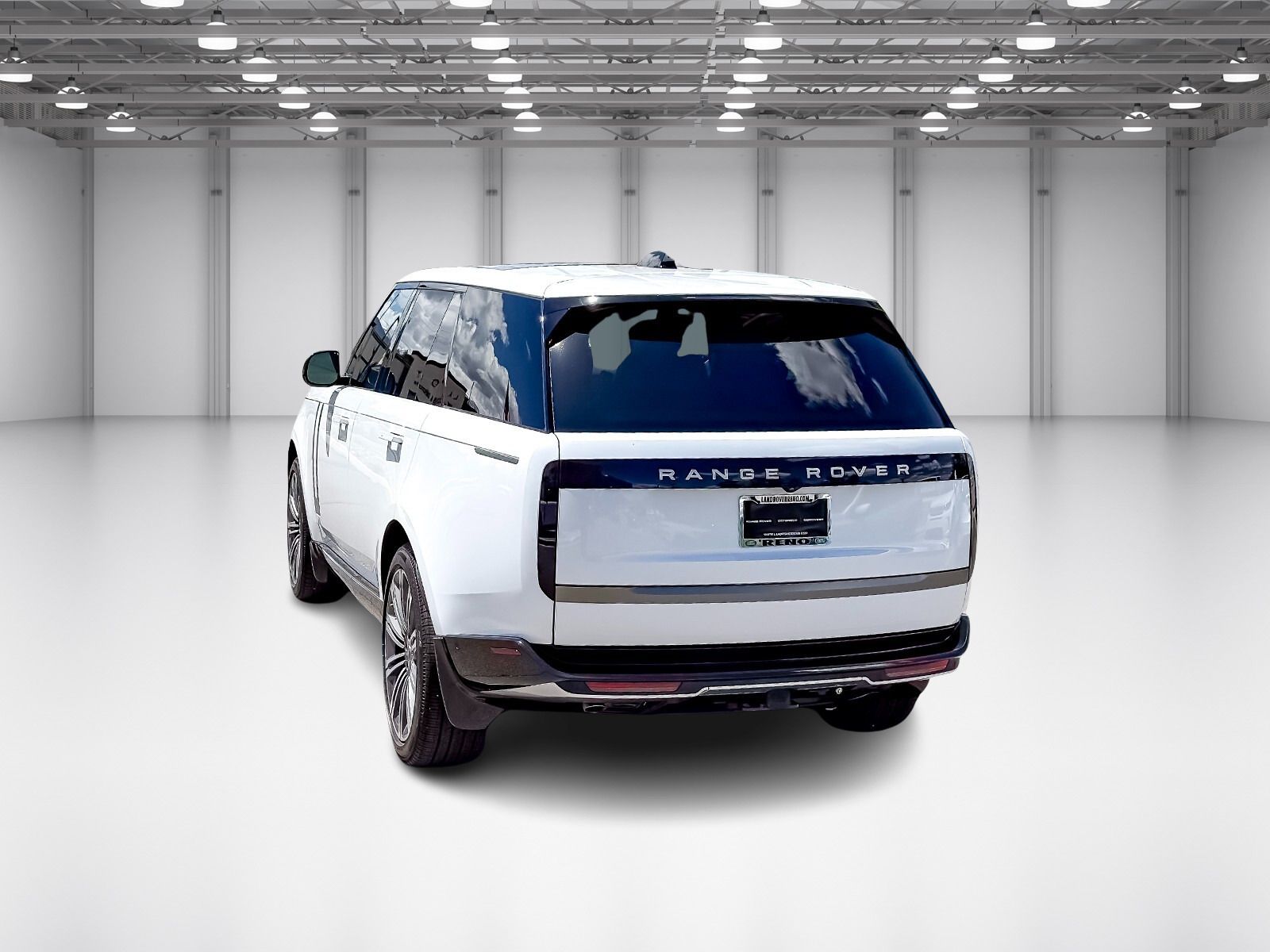 2025 Land Rover Range Rover SE photo 3