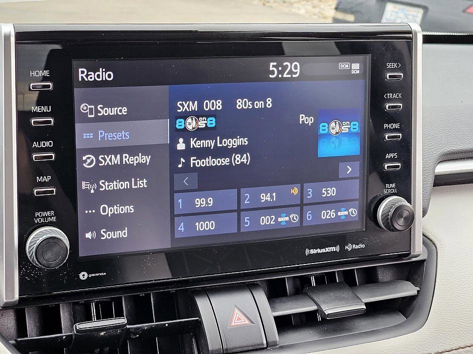 2022 Toyota RAV4 Hybrid XLE photo 18