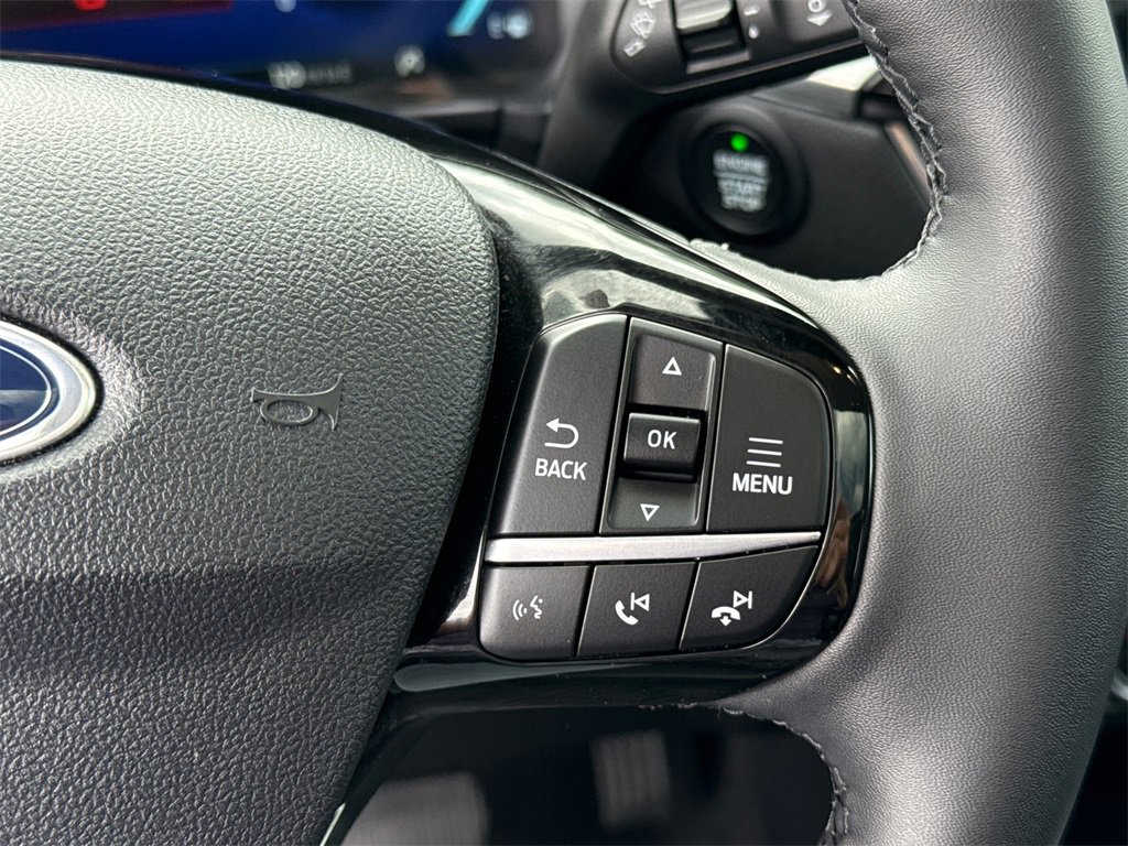 2022 Ford Escape Titanium photo 17