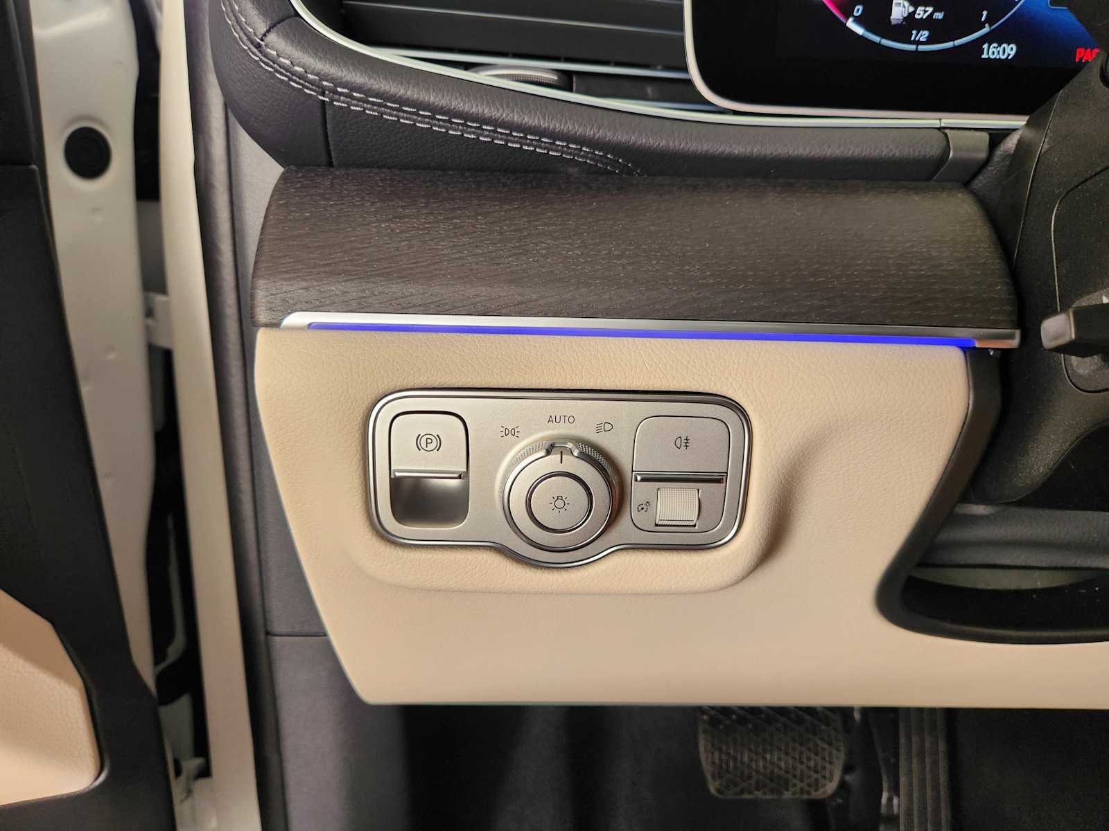 2026 Mercedes Benz GLS 450 4MATIC photo 15