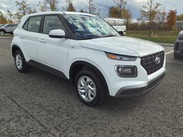 2026 Hyundai Venue SE photo 4