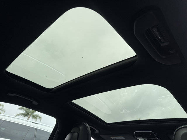2025 Mercedes Benz C 300 photo 3
