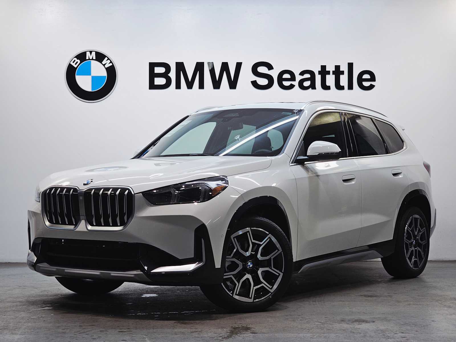 2026 BMW X1 28i's photo