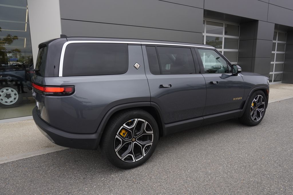 2023 Rivian R1S Launch Edition photo 2