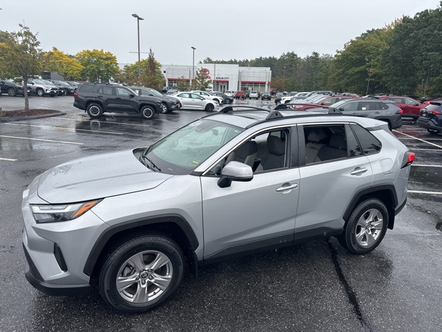 2022 Toyota RAV4 XLE photo 36