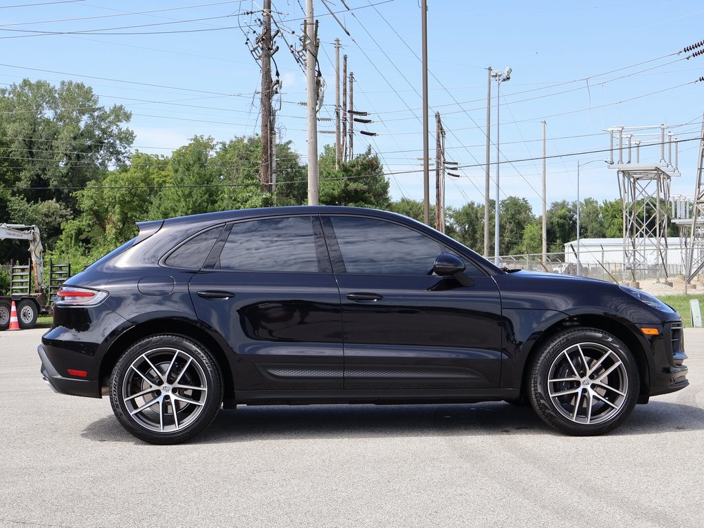 2024 Porsche Macan T photo 9