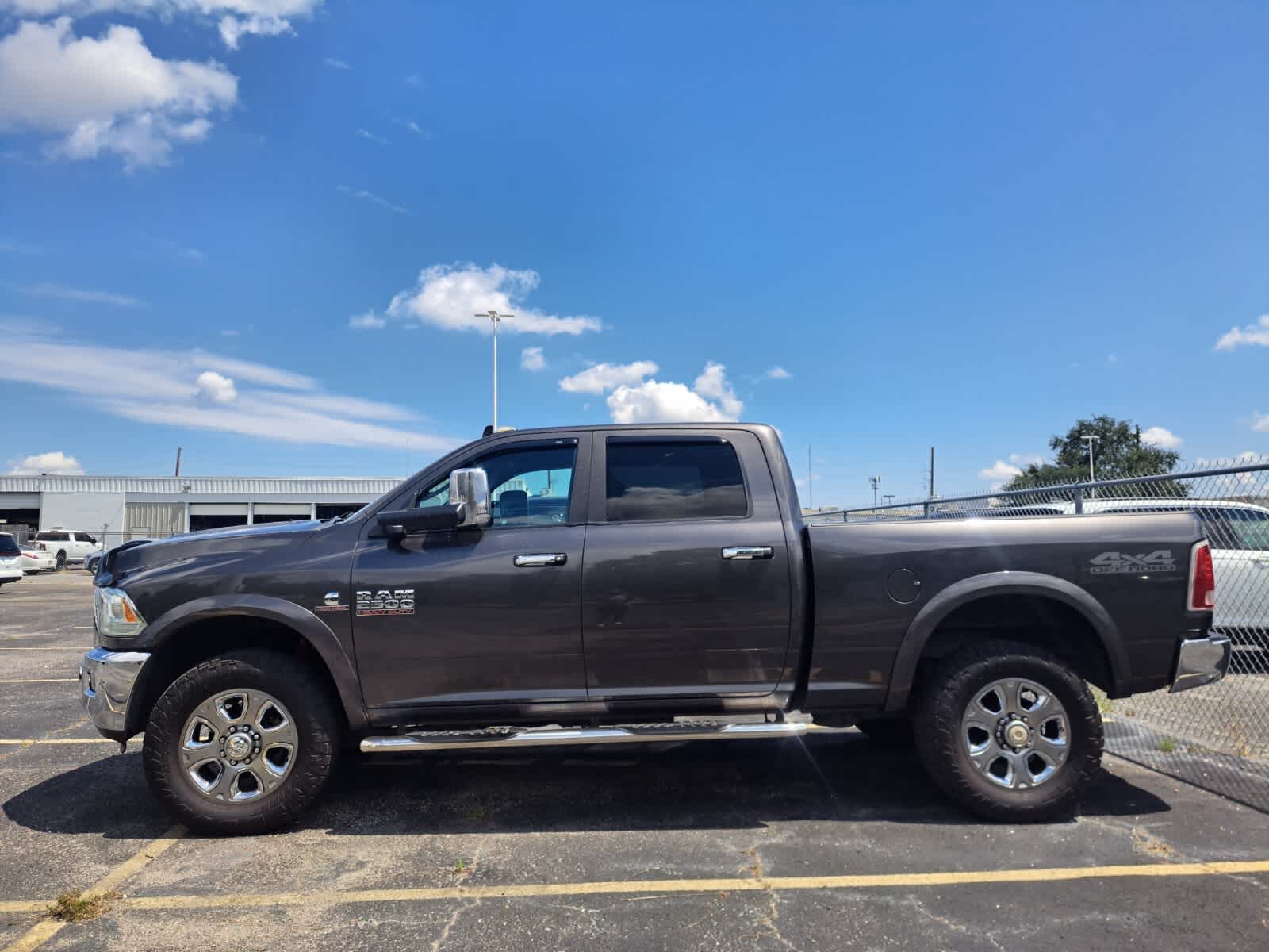 2018 Ram 2500 Laramie photo 3