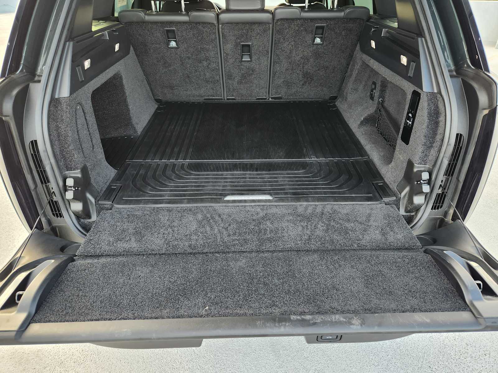 2023 Land Rover Range Rover SE photo 29