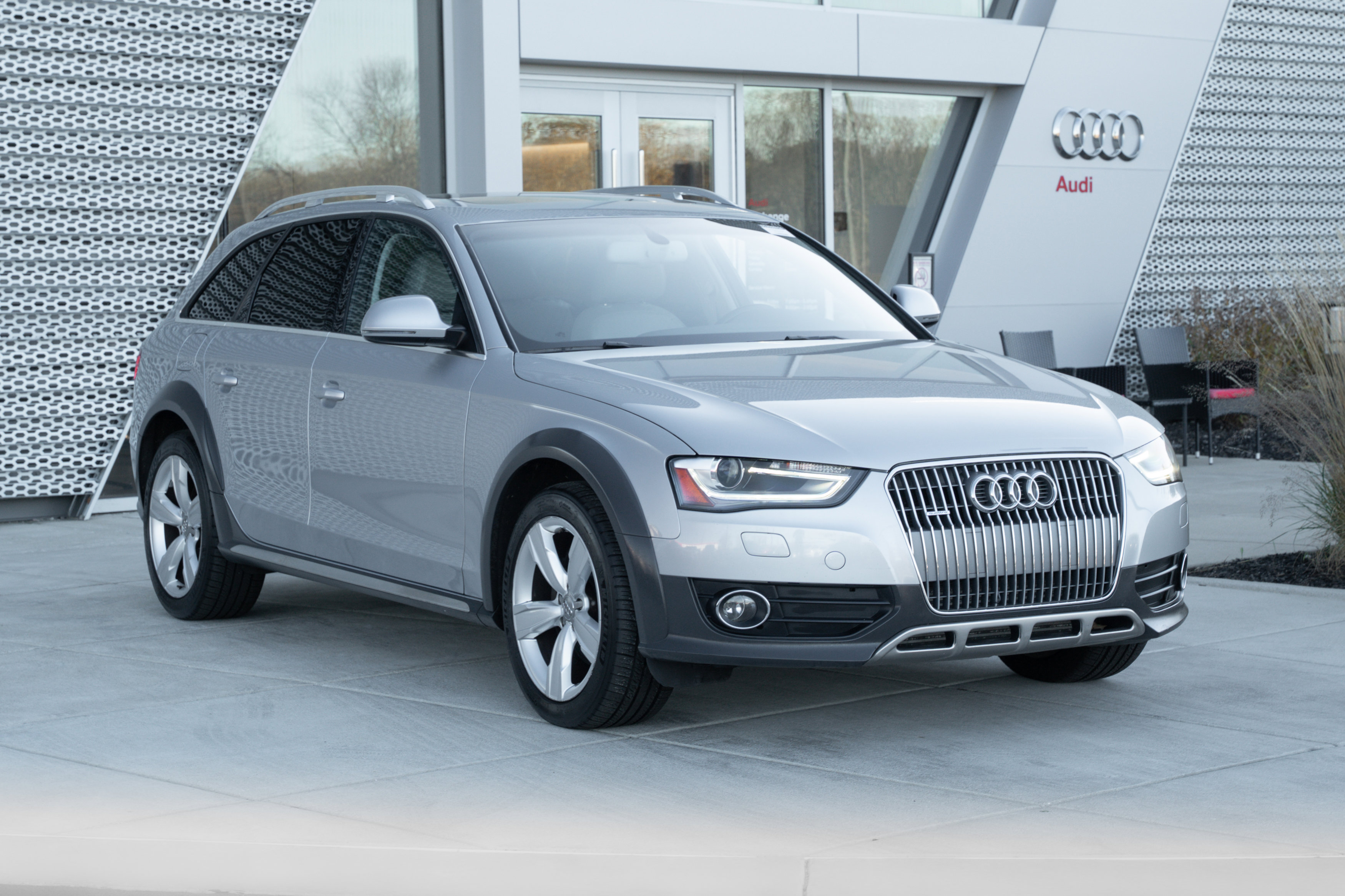 Used 2015 Audi allroad Premium Plus with VIN WA1UFAFLXFA038730 for sale in St. Charles, IL