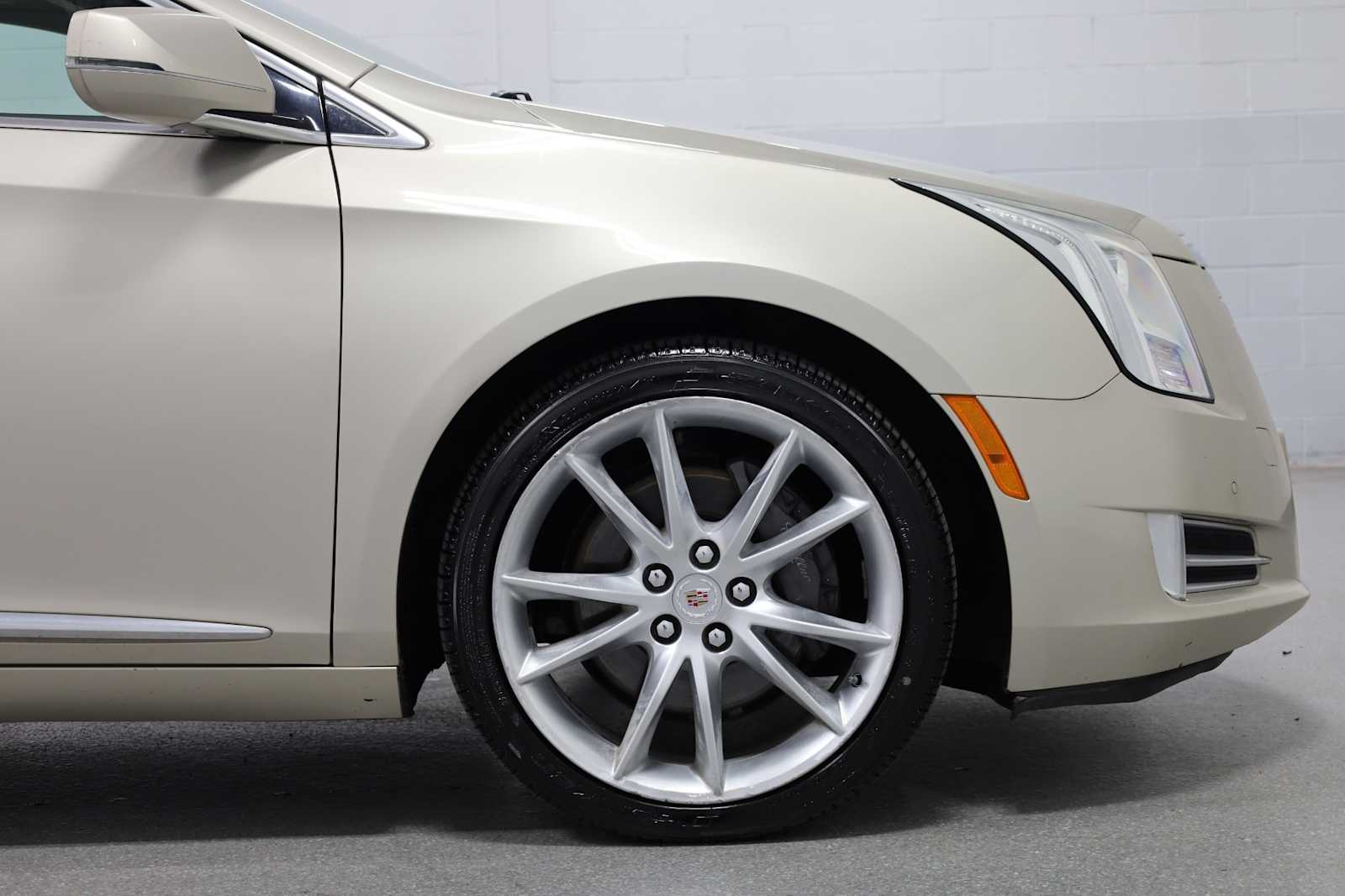 2013 Cadillac XTS Premium photo 10