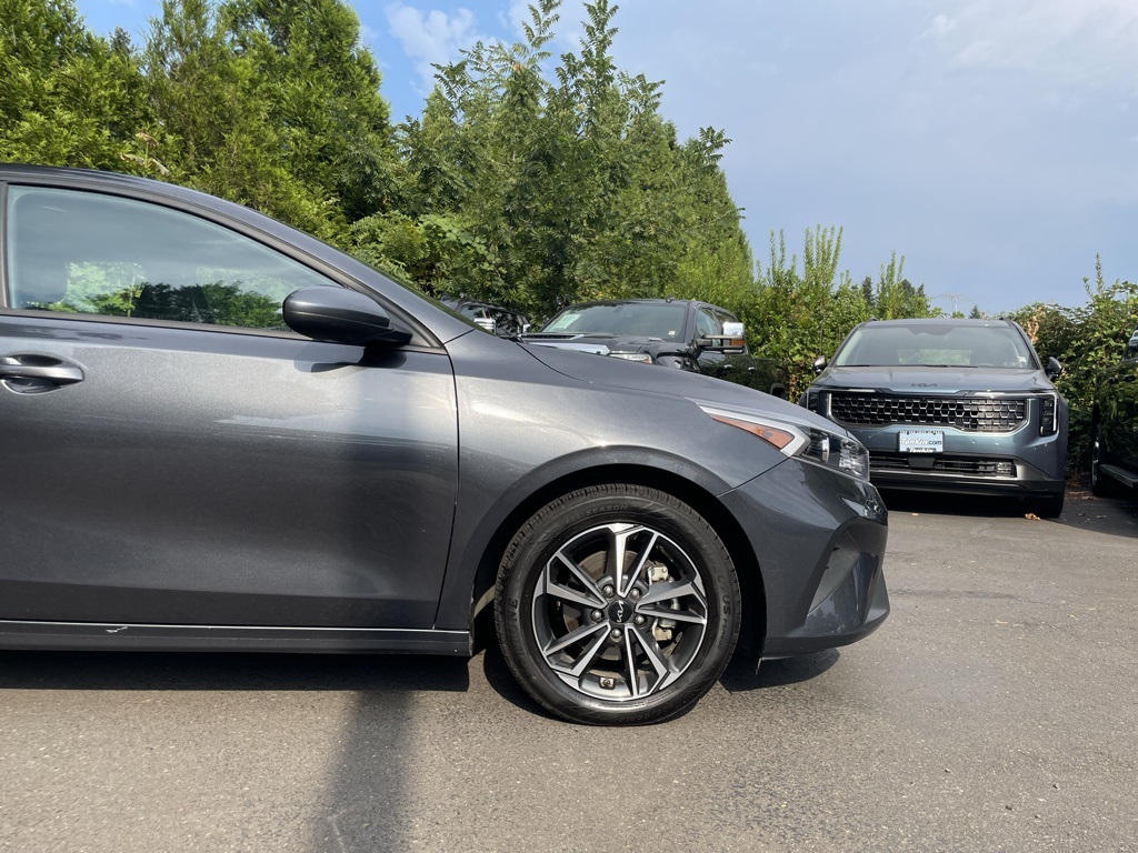 2023 Kia Forte LXS photo 2