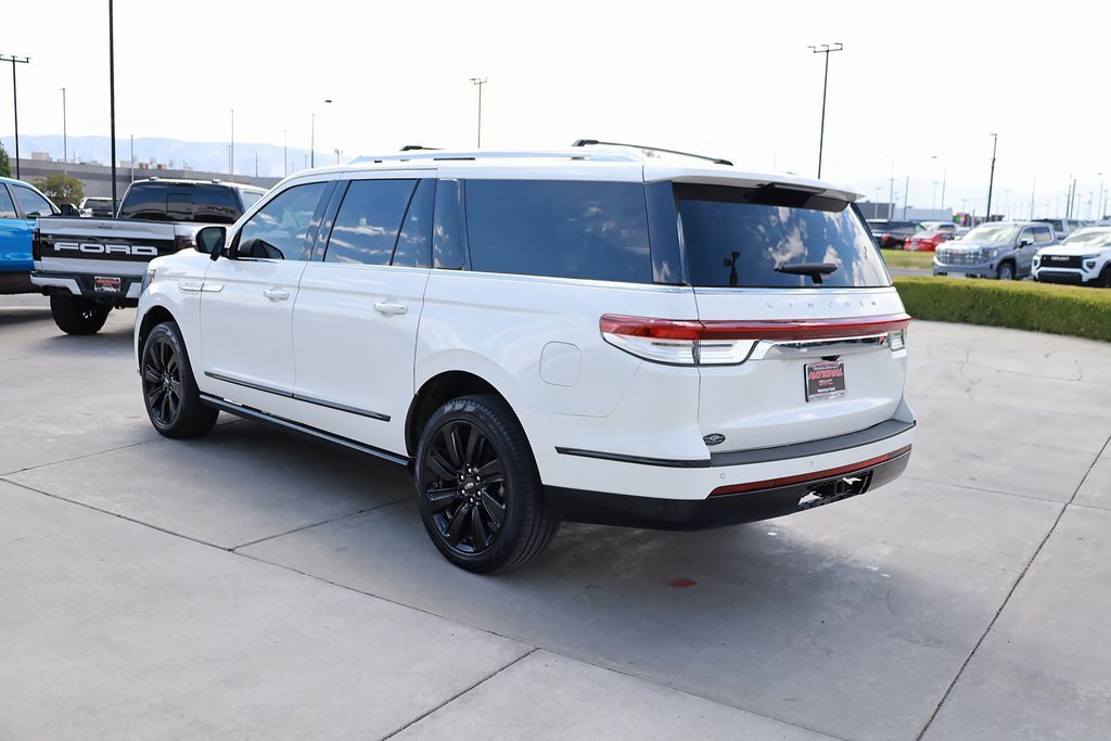 2023 Lincoln Navigator L Reserve photo 4