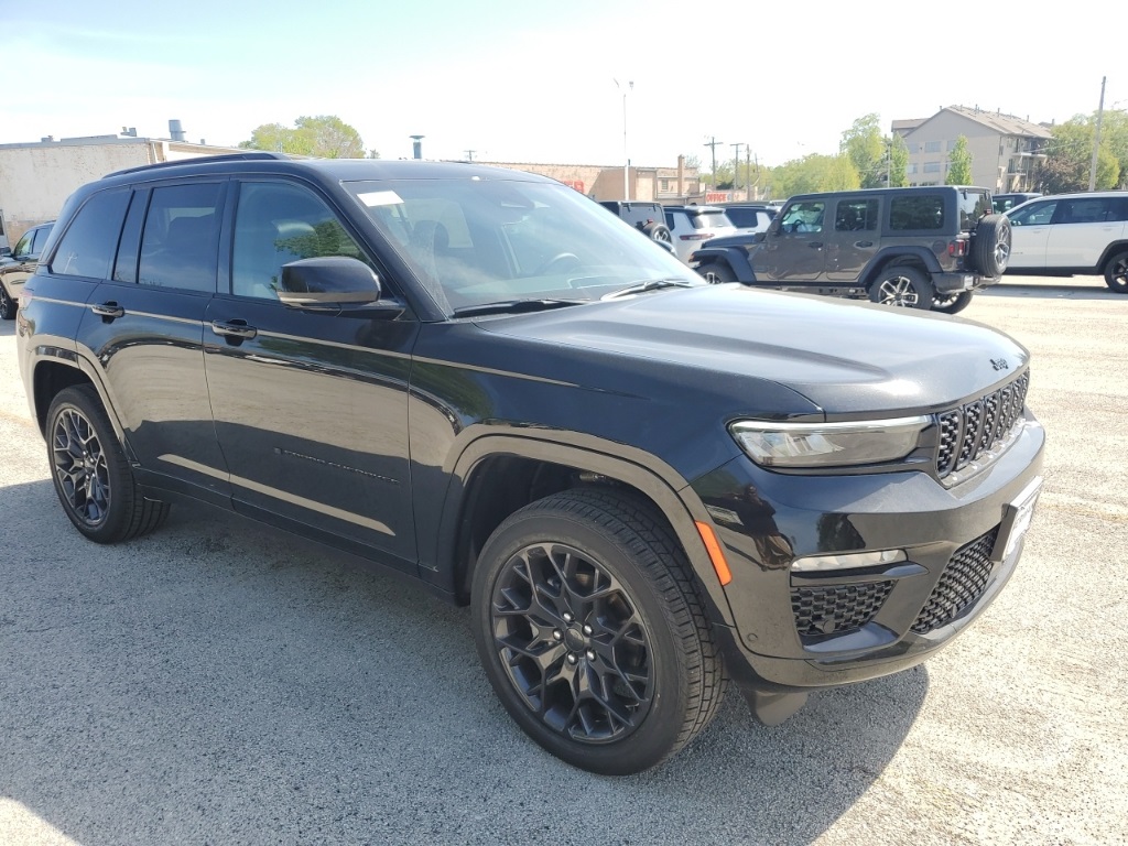 2025 Jeep Grand Cherokee Summit's photo