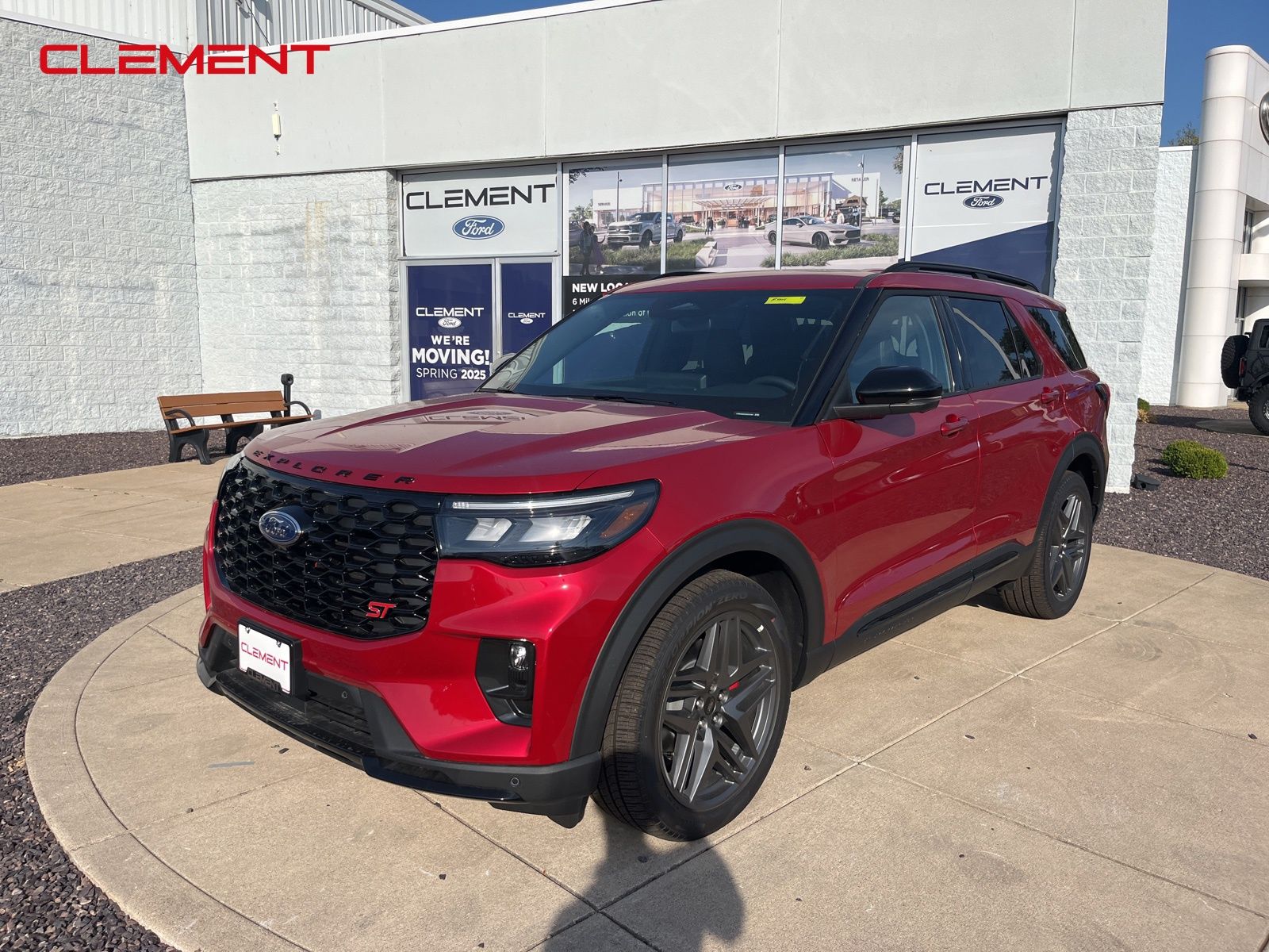 2025 Ford Explorer ST's photo