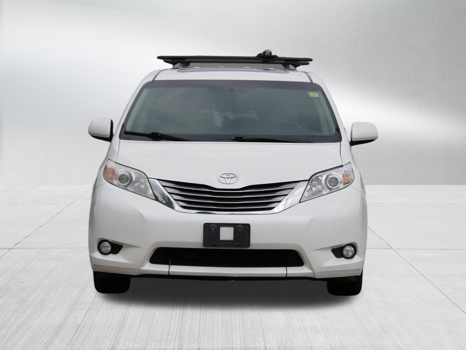 Used 2017 Toyota Sienna XLE with VIN 5TDDZ3DC6HS166044 for sale in Inver Grove, Minnesota