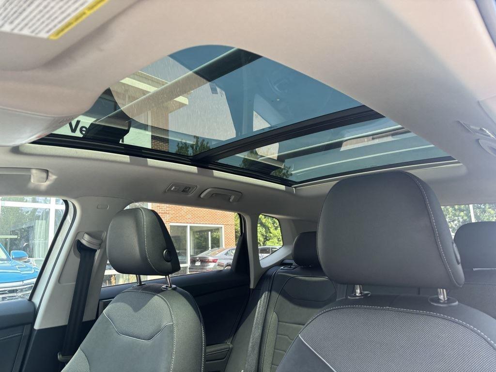2025 Volkswagen Taos SE photo 15