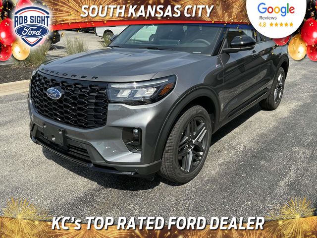 2025 Ford Explorer ST-LINE's photo