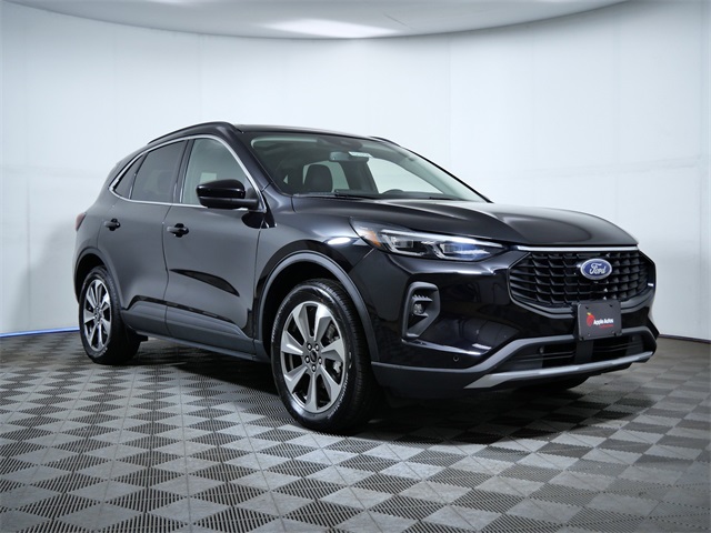 2025 Ford Escape Platinum's photo