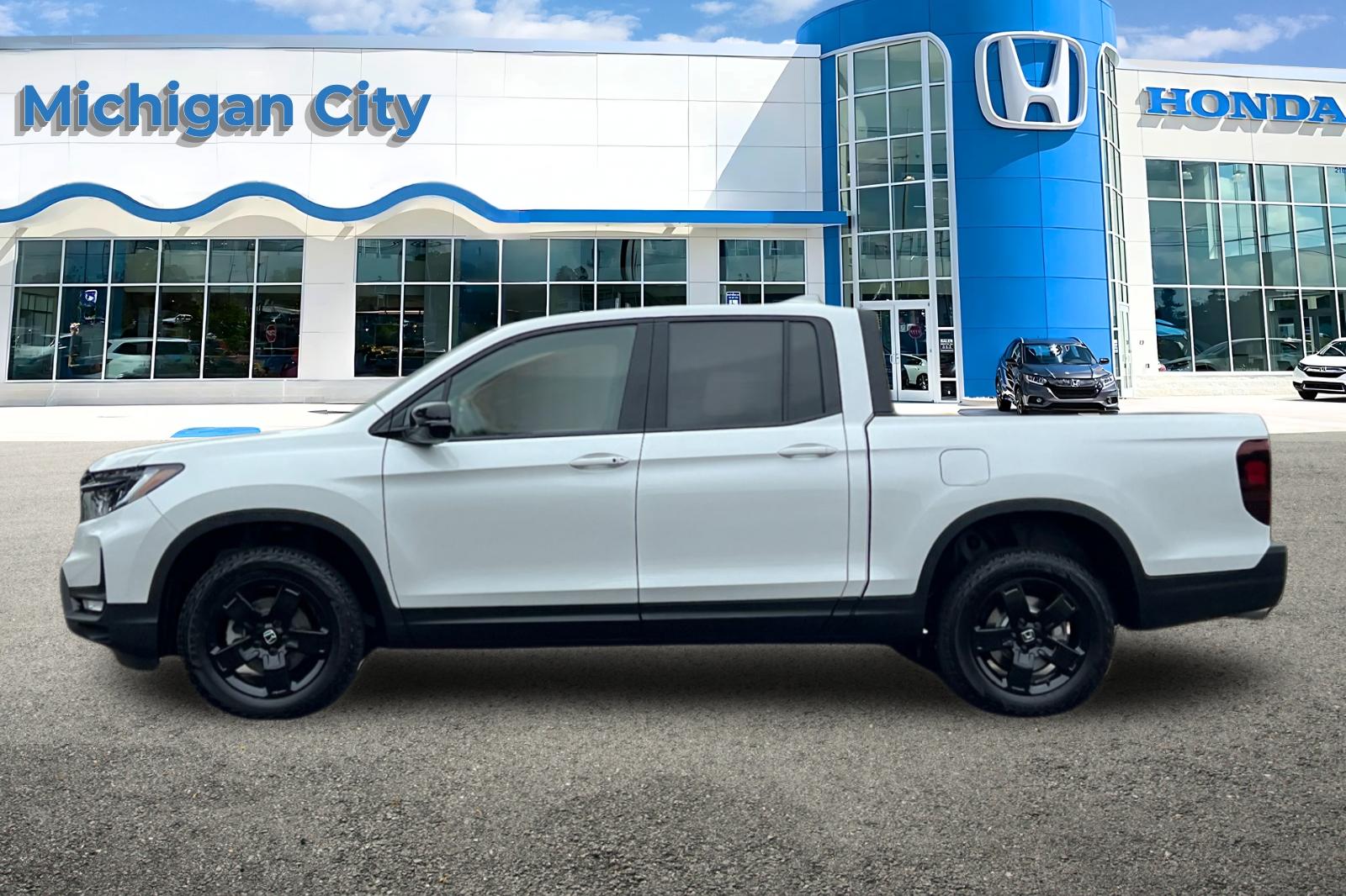 2025 Honda Ridgeline Black Edition photo 2