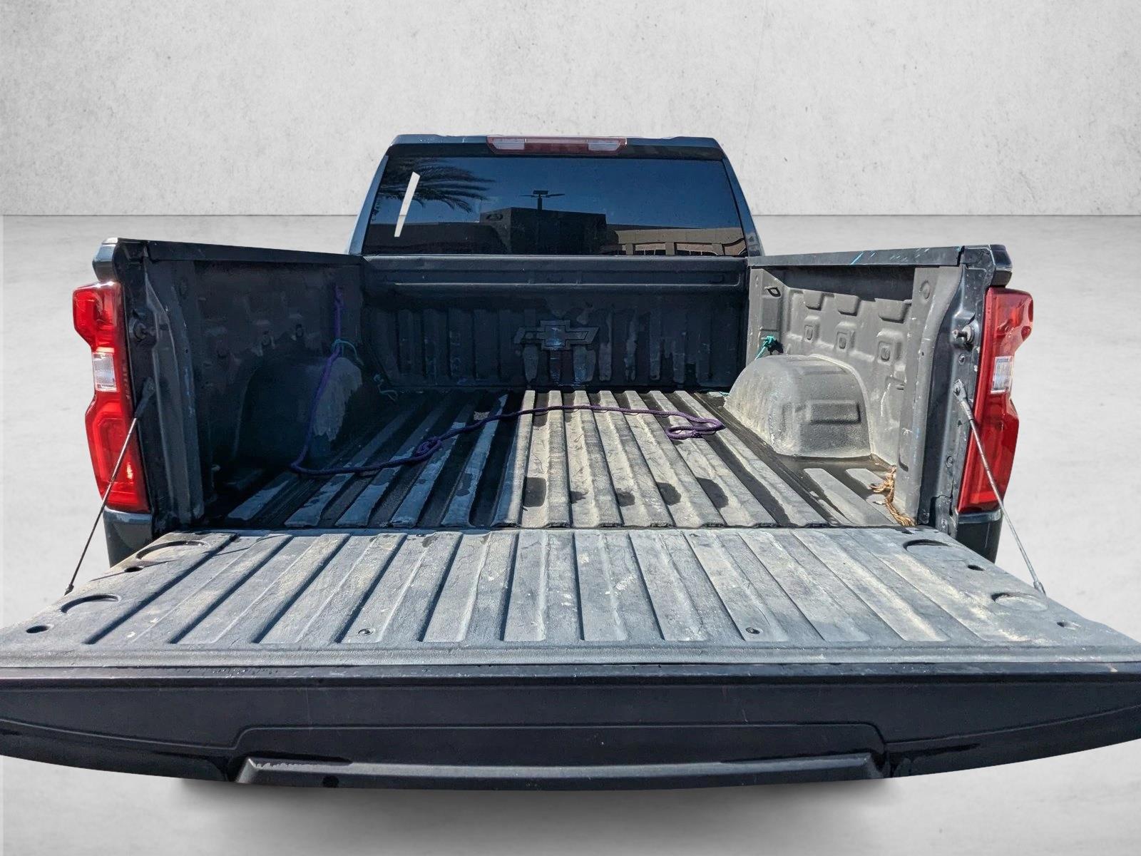 2019 Chevrolet Silverado RST photo 6