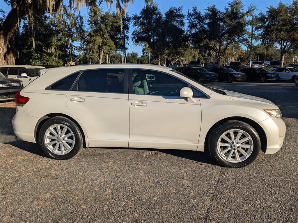 2010 Toyota Venza Base photo 2