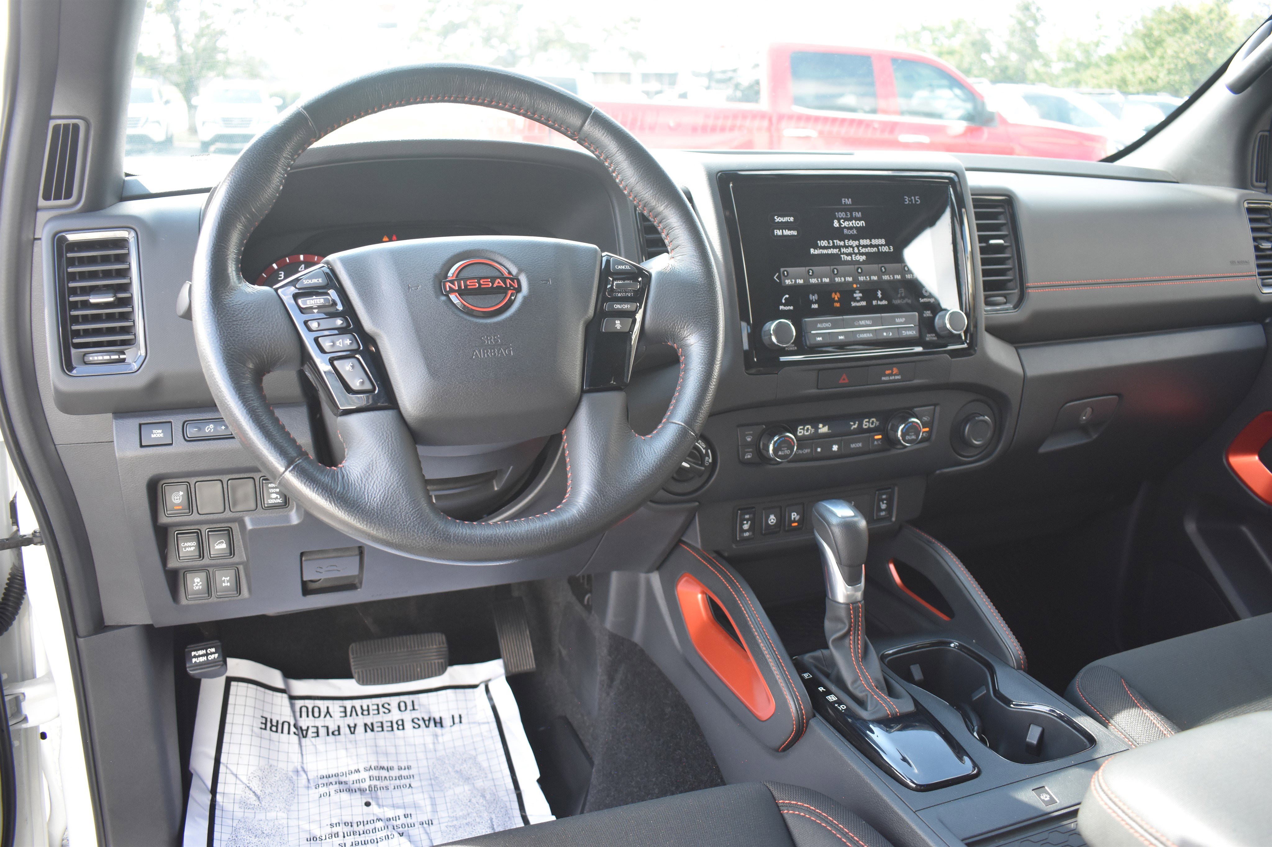 2022 Nissan Frontier Crew Cab photo 7