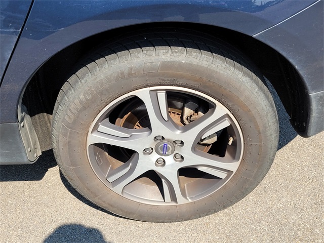 2013 Volvo XC60 T6 Platinum photo 4