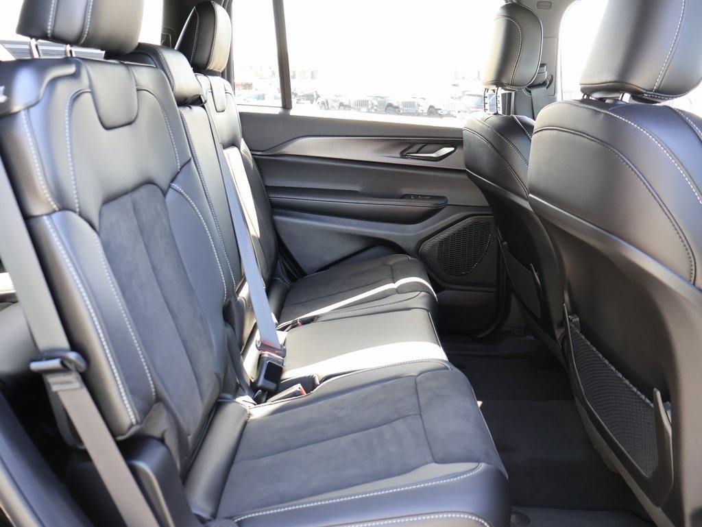 2025 Jeep Grand Cherokee Altitude X photo 12