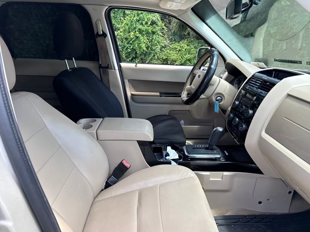 2011 Ford Escape Limited photo 10