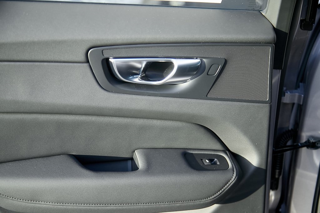 2026 VOLVO XC60 - Image 19