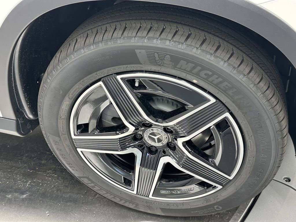 2026 Mercedes Benz GLC 300 photo 14