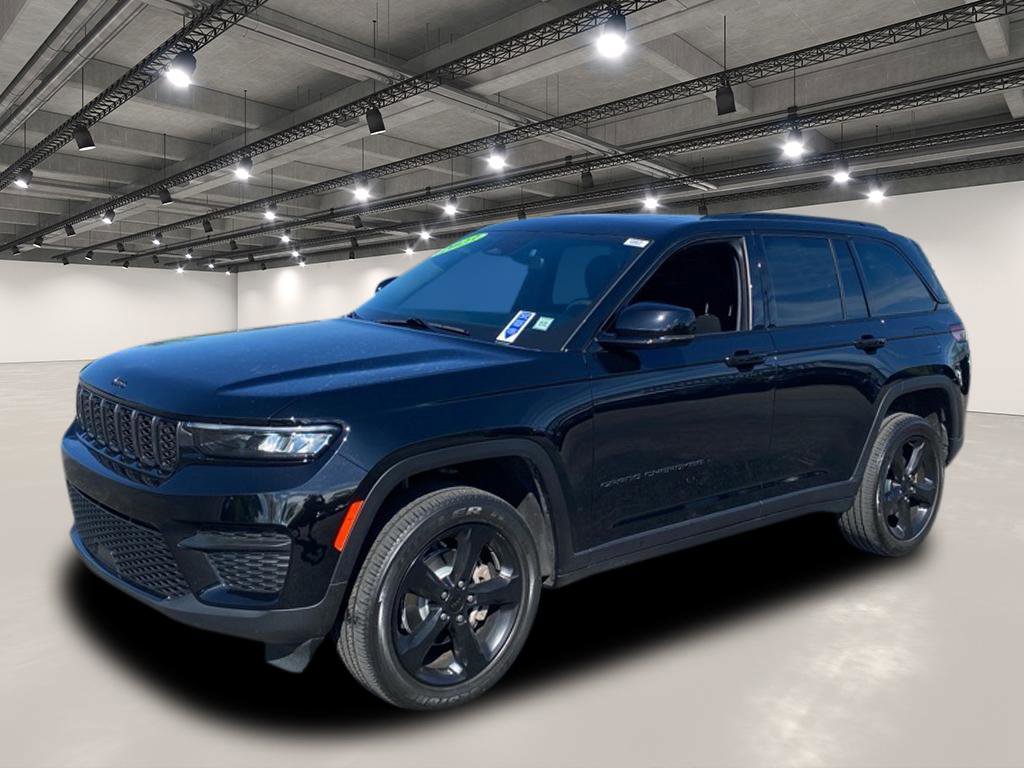 2023 Jeep Grand Cherokee Altitude photo 2