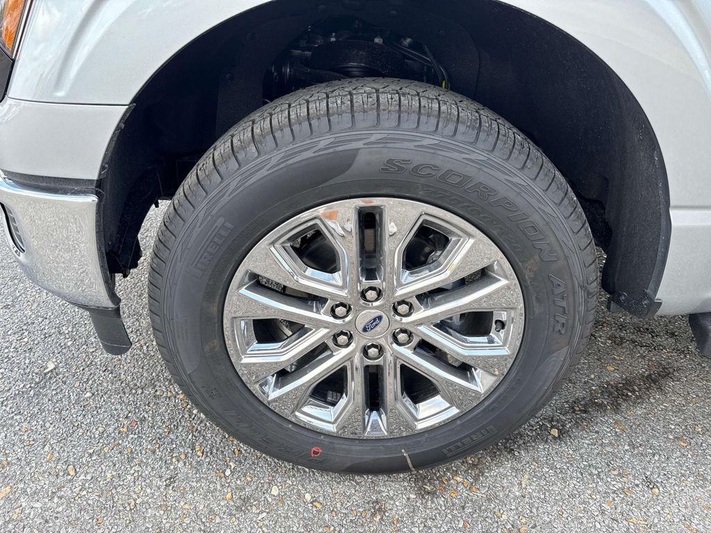 2025 Ford F-150 XLT photo 3