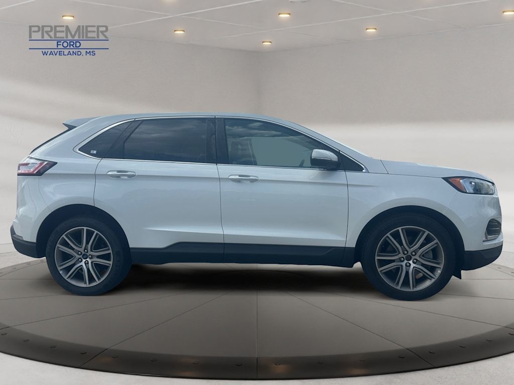 2022 Ford Edge Titanium photo 4