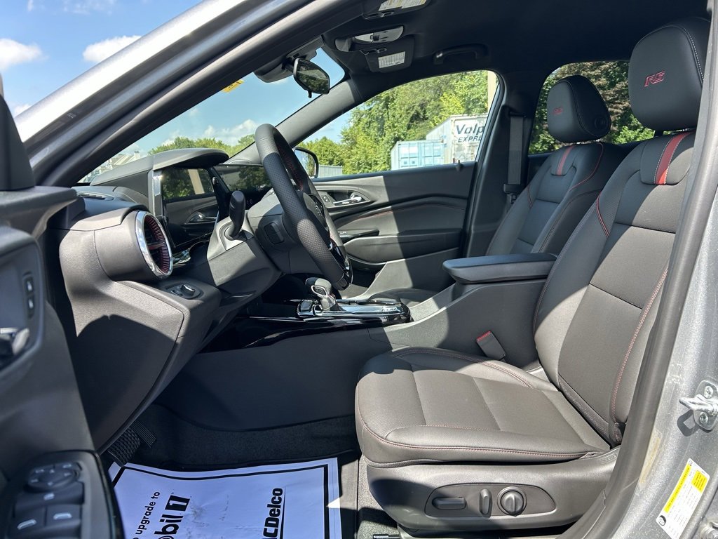 2025 Chevrolet Trax photo 9