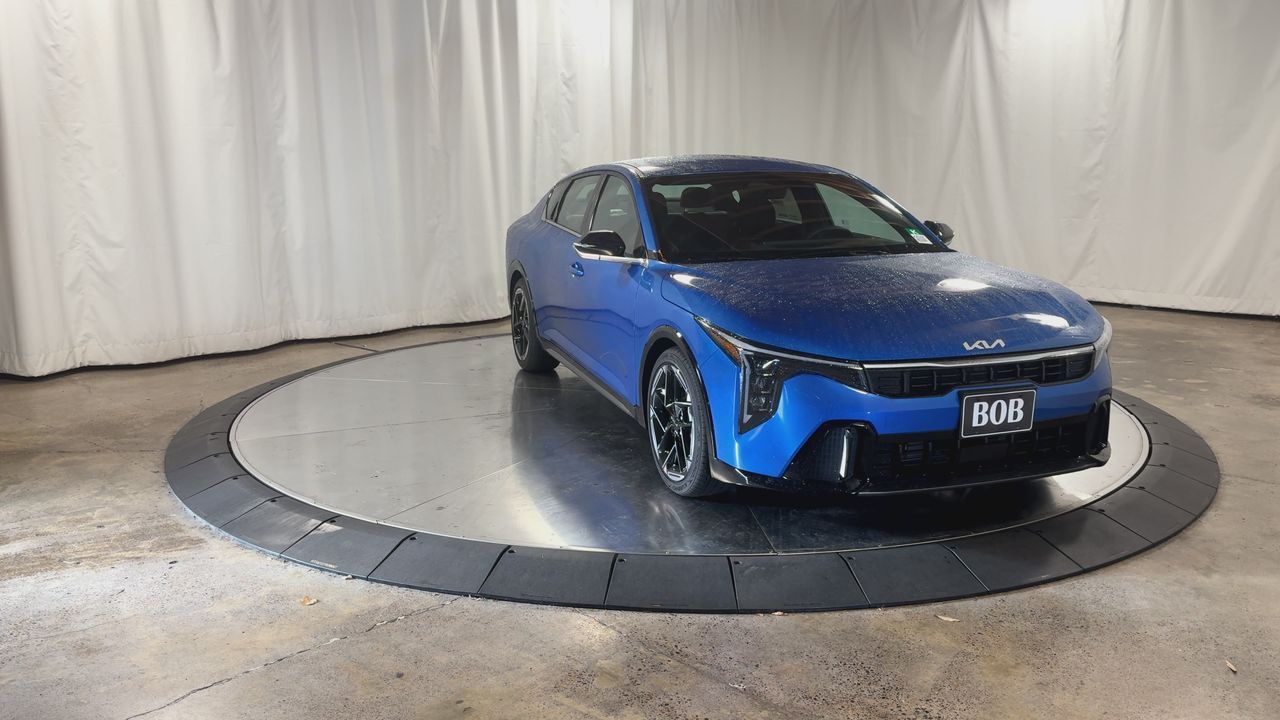 2025 Kia K4 GT-Line photo 3