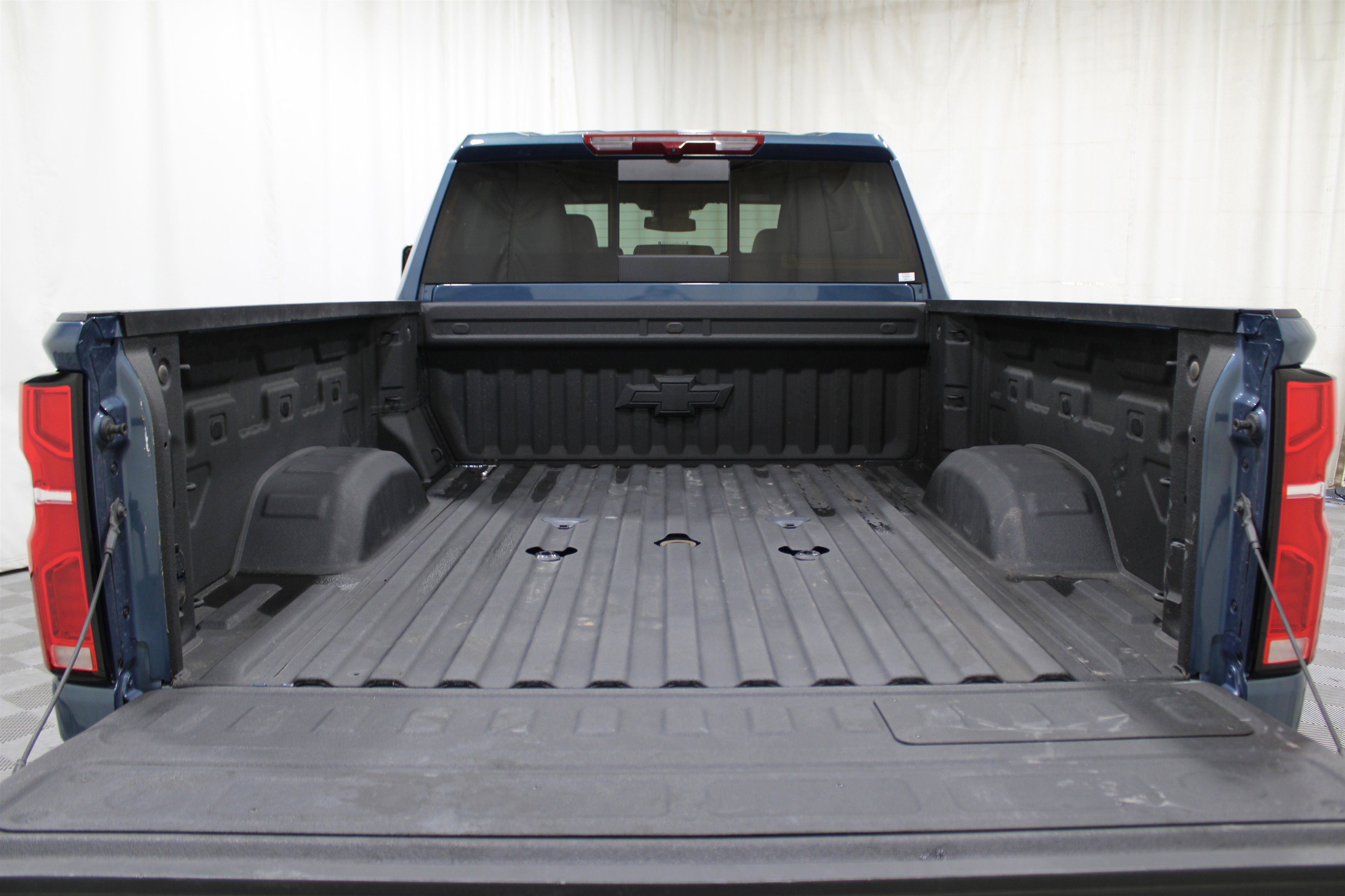 2025 Chevrolet Silverado 2500HD High Country photo 17