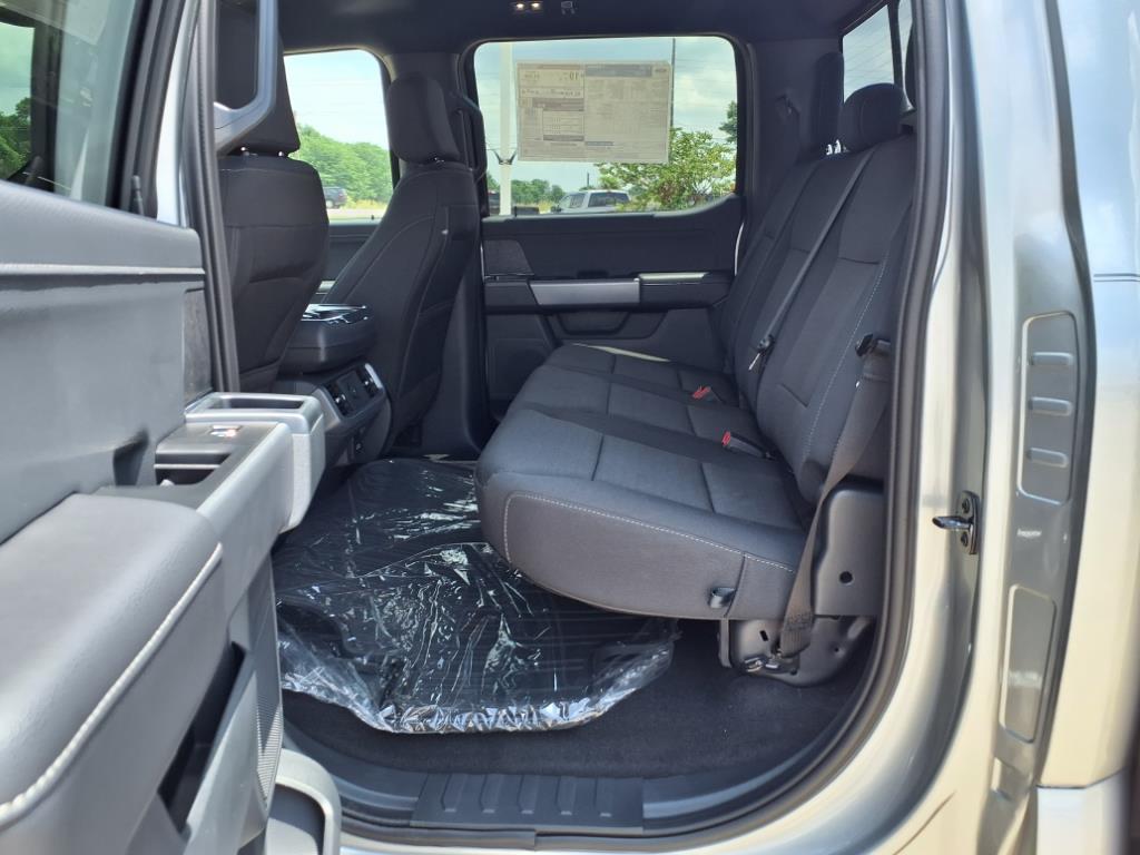 2025 Ford F-150 XLT photo 18