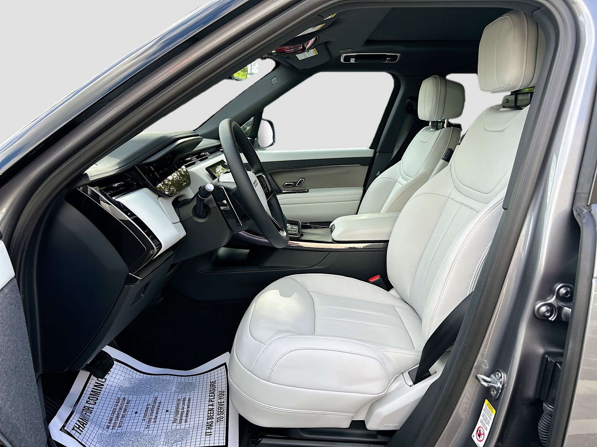 2025 Land Rover Range Rover Sport SE photo 22